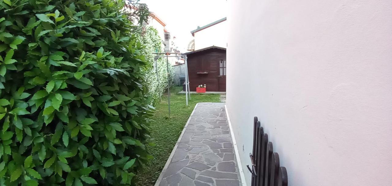 Villa Locazione Mimosa Con Giardino Ostellato Exterior foto
